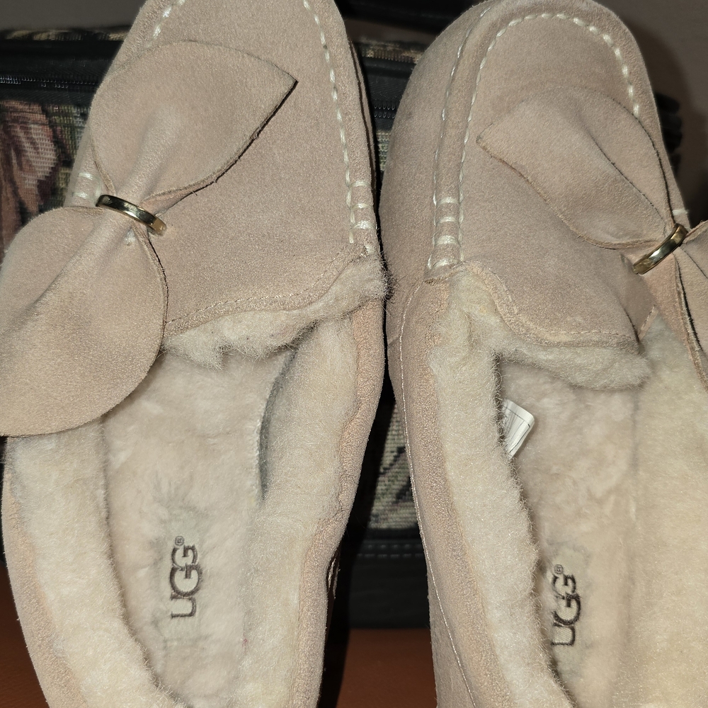 UGG Women's Tan Suede Slippers UGG 1099927